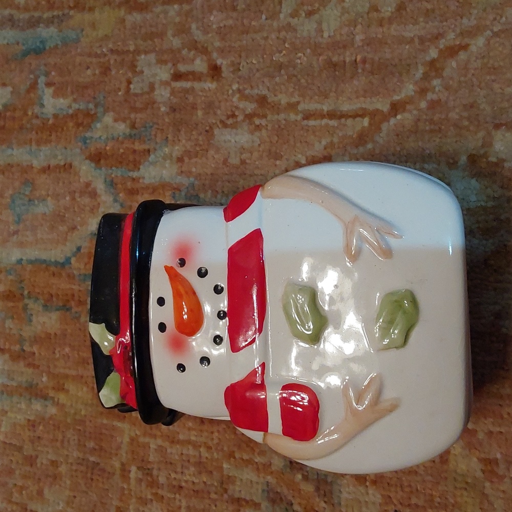 Adorable snowman gift box or candy dish